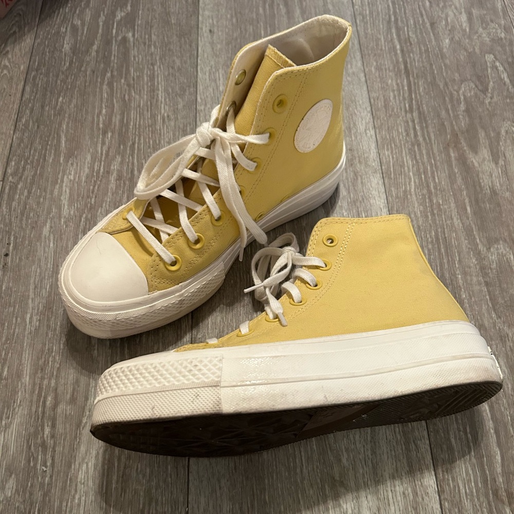 Yellow Platform Converse